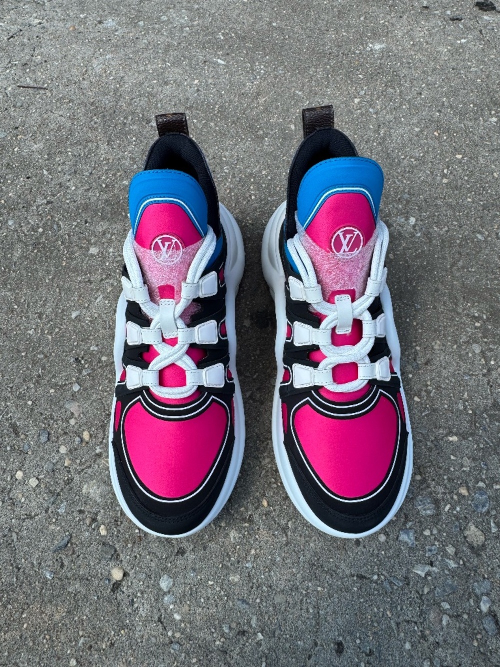 Louis Vuitton Arch Light Sneakers size 38 - Picture 2 of 15